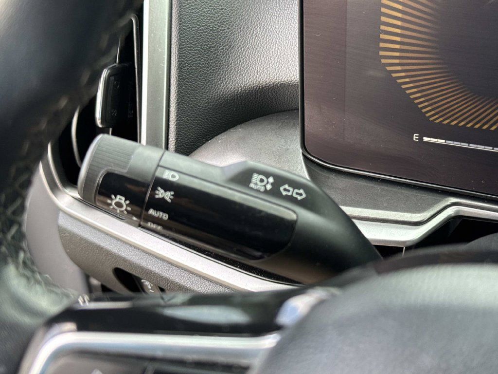 Used 2024 Kia Sorento S FWD image 38