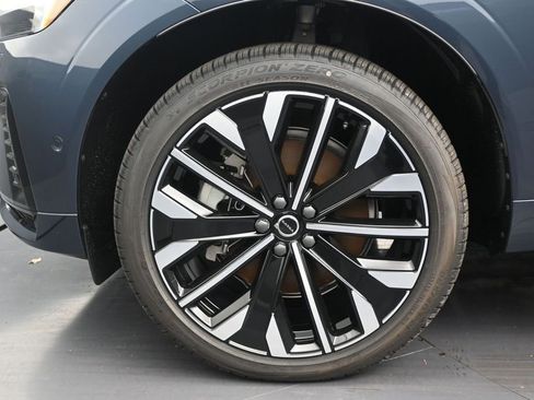 New 2026 Volvo XC60 T8 Ultra w/ Protection Package Premier AWD/4WD image 9
