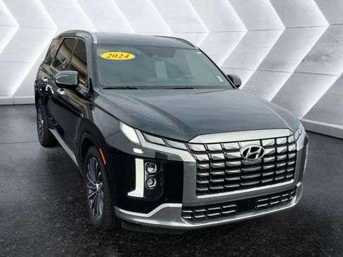 Used 2024 Hyundai Palisade Calligraphy image 3