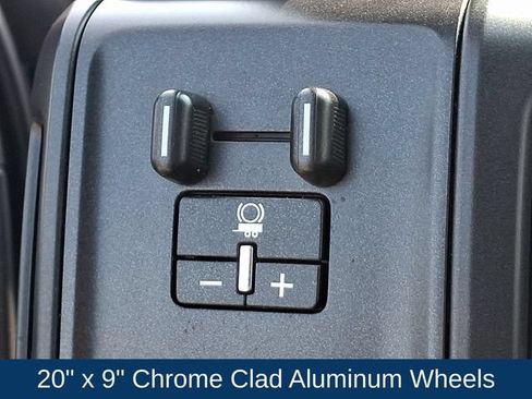 Used 2018 Chevrolet Silverado 1500 Custom w/ Trailering Package AWD/4WD image 8