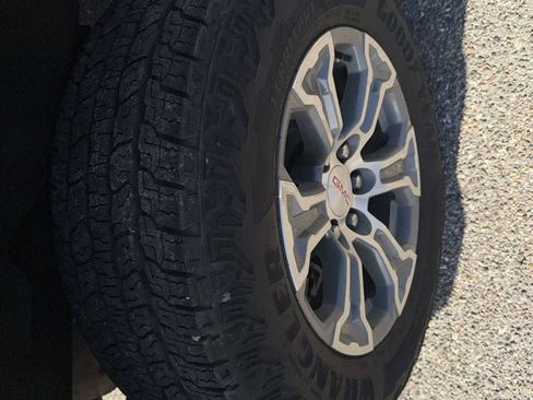 Used 2024 GMC Sierra 1500 SLT w/ SLT Convenience Package image 7