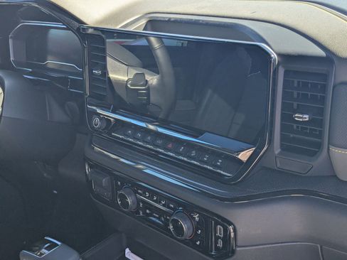 Used 2024 Chevrolet Silverado 1500 ZR2 image 6