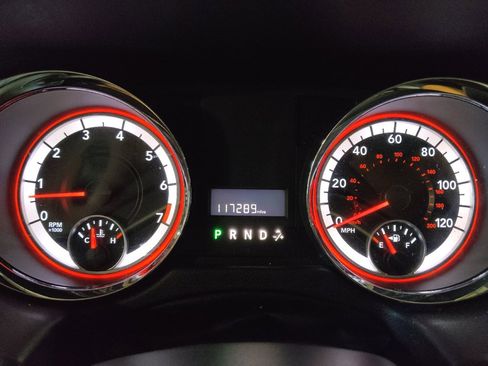 Used 2018 Dodge Grand Caravan SXT FWD image 23