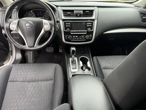 Used 2018 Nissan Altima 2.5 SV FWD image 10