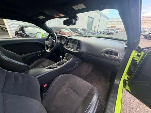 Used 2015 Dodge Challenger SRT Hellcat RWD image 9