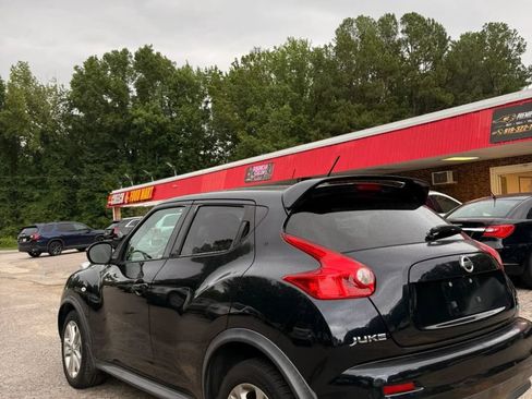 Used 2014 Nissan Juke SV w/ Navigation Package FWD image 2