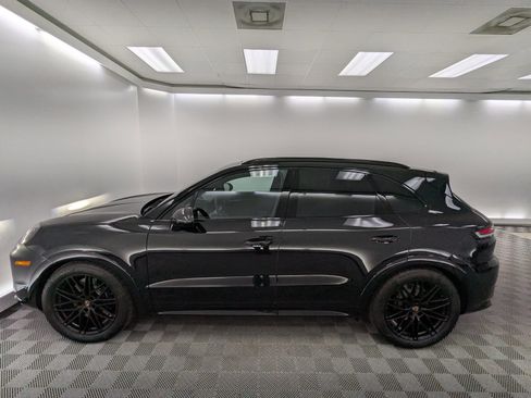 New 2026 Porsche Cayenne GTS image 2