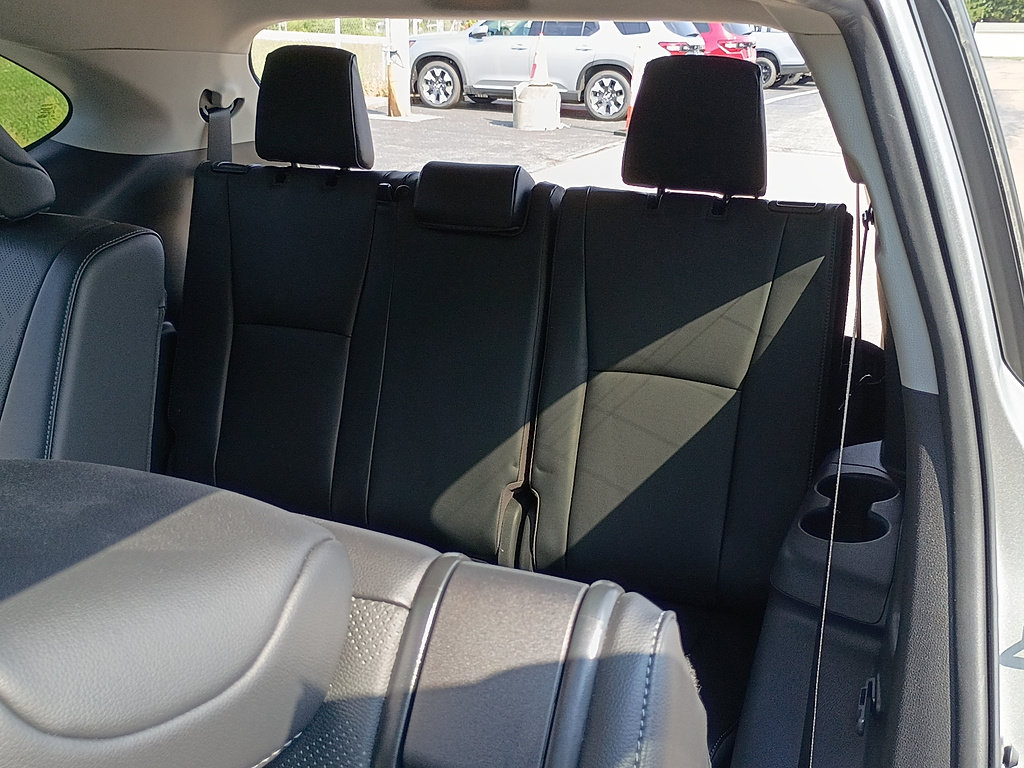 Used 2023 Toyota Highlander Platinum AWD/4WD image 14
