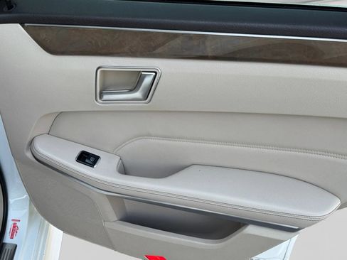 Used 2014 Mercedes-Benz E 350 Sedan image 18