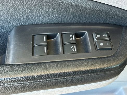 Used 2019 Honda Pilot EX image 12