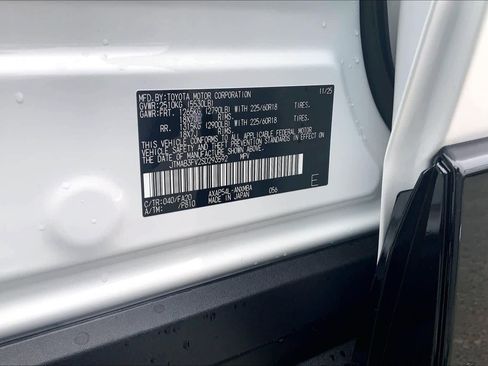 New 2025 Toyota RAV4 SE image 21