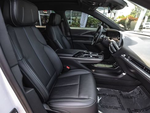 Used 2024 Cadillac Lyriq Luxury RWD image 25