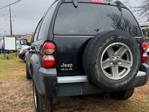 Used 2005 Jeep Liberty Renegade image 10