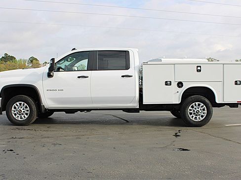 Used 2025 Chevrolet Silverado 2500 W/T w/ WT Convenience Package image 8