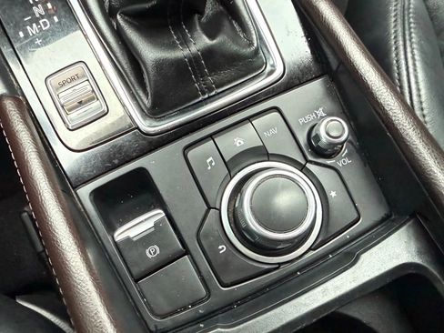 Used 2017 MAZDA MAZDA3 Touring image 24