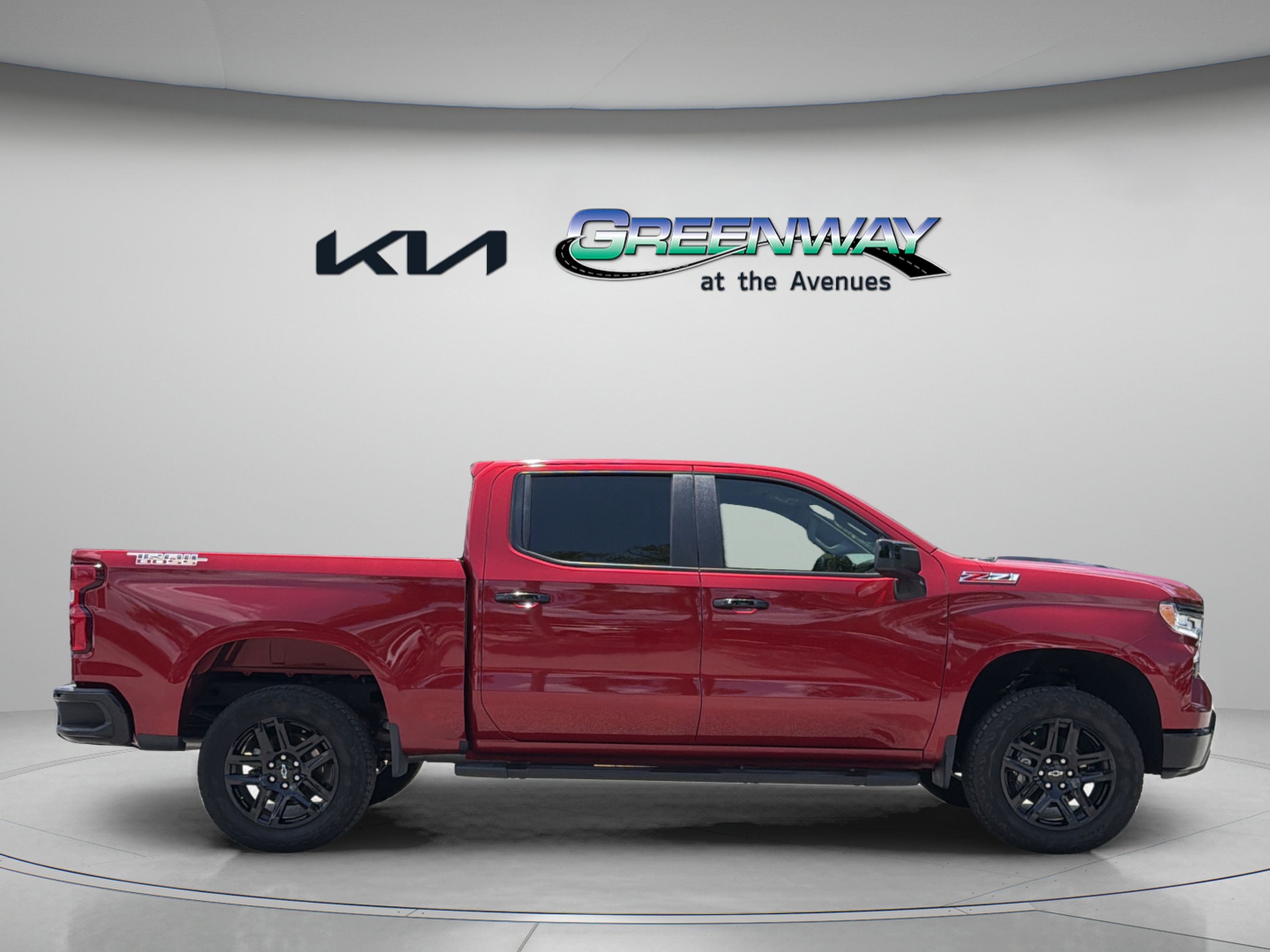 Used 2025 Chevrolet Silverado 1500 LT Trail Boss w/ Convenience Package II AWD/4WD image 7