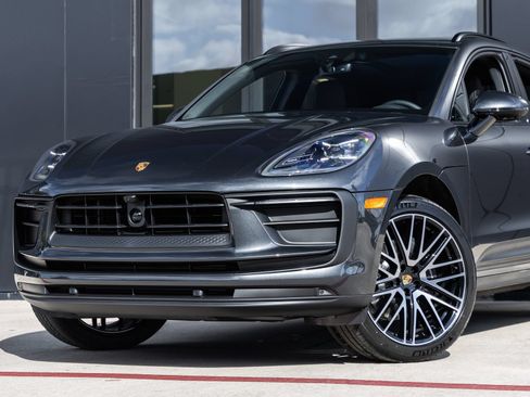 Certified 2026 Porsche Macan AWD/4WD image 7