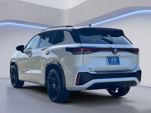 New 2026 Volkswagen Tiguan SE R-Line FWD image 6