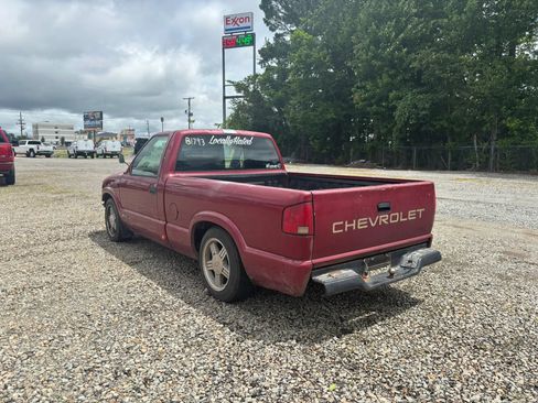 Used 1996 Chevrolet S10 Pickup 2WD Regular Cab image 17