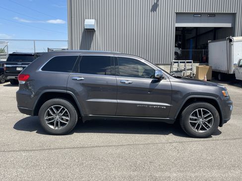 Used 2018 Jeep Grand Cherokee Limited image 3