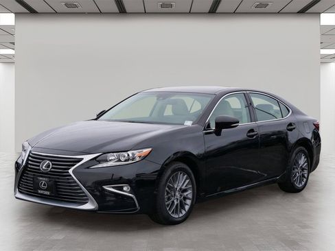 Used 2018 Lexus ES 350 w/ Premier Package image 2