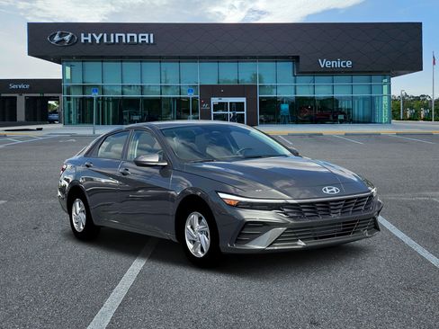 New 2026 Hyundai Elantra SE FWD image 11