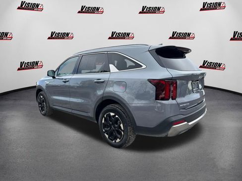 Certified 2025 Kia Sorento S w/ Panoramic Sunroof Package image 7