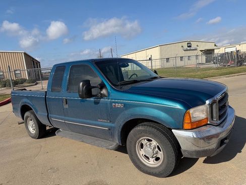 Used 2000 Ford F250 Lariat image 11