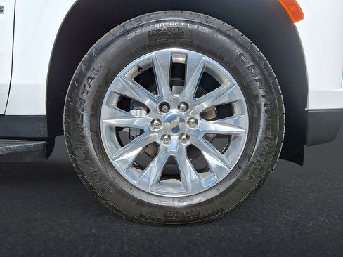 Used 2024 Chevrolet Tahoe Premier w/ Premium Package image 27