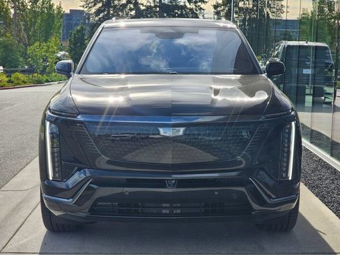 Used 2026 Cadillac Vistiq Sport AWD/4WD image 8