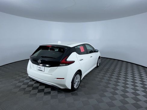 Certified 2025 Nissan Leaf S FWD image 8