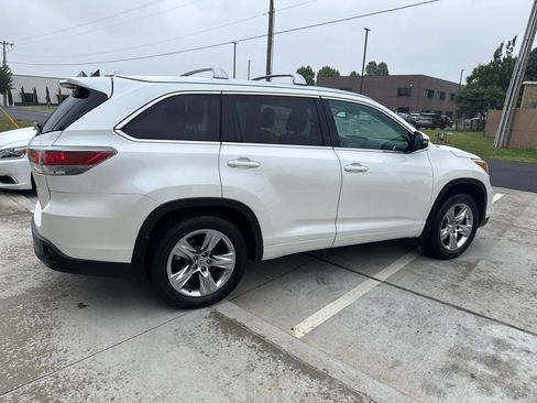 Used 2014 Toyota Highlander Limited Platinum AWD/4WD image 10