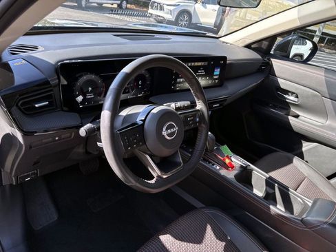 Used 2025 Nissan Kicks SR image 11