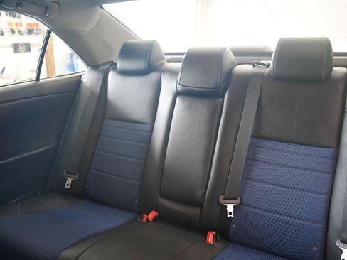 Used 2016 Toyota Camry SE FWD image 32