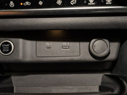 Used 2022 Nissan Rogue SV w/ SV Premium Package image 17