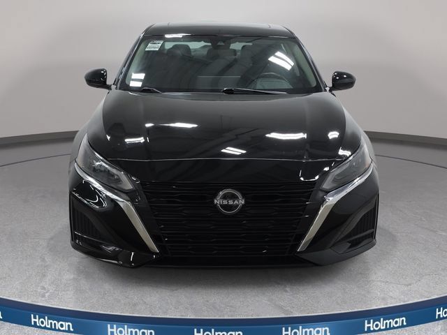 Used 2024 Nissan Altima 2.5 SV w/ SV Premium Package FWD image 3