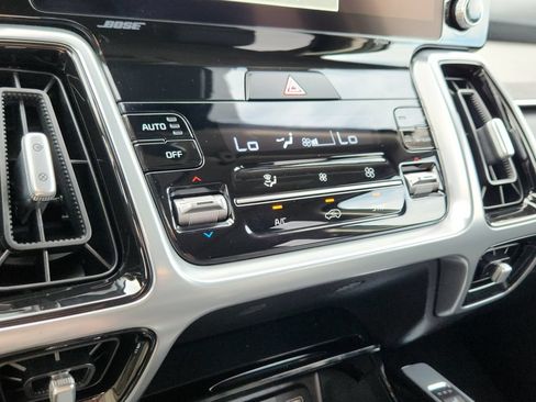 Certified 2023 Kia Sorento SX Prestige AWD/4WD image 18