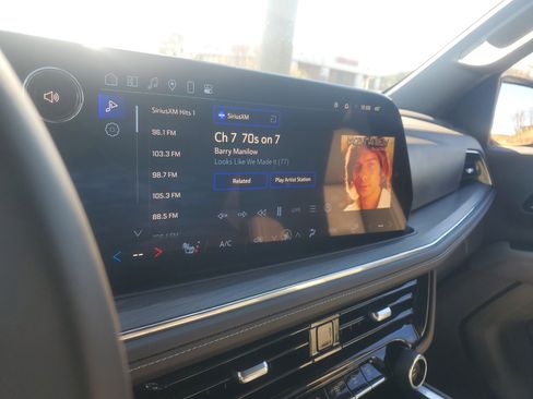 Used 2025 Chevrolet Tahoe LT image 24