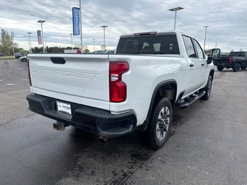 Used 2021 Chevrolet Silverado 2500 Custom w/ Custom Value Package AWD/4WD image 4