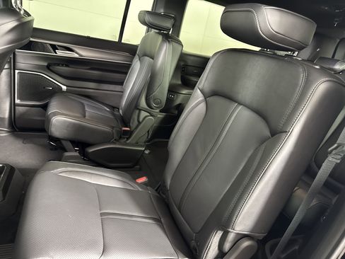 New 2026 Jeep Grand Wagoneer L Limited w/ Convenience Group I image 10