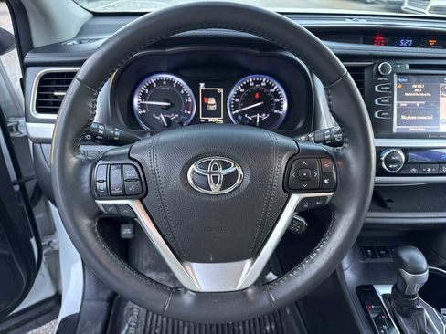 Used 2019 Toyota Highlander XLE image 11