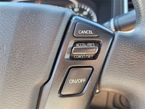 Used 2022 Nissan Frontier SV image 25