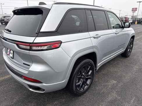 Used 2023 Jeep Grand Cherokee 30th Anniversary image 10