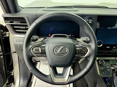 Used 2024 Lexus GX 550 AWD/4WD image 13
