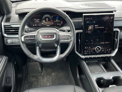 Used 2024 GMC Acadia Elevation image 15