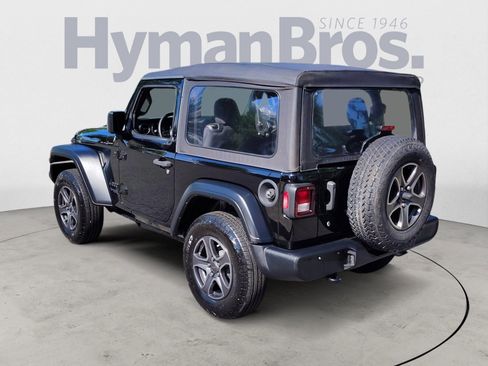 Used 2021 Jeep Wrangler Sport AWD/4WD image 5