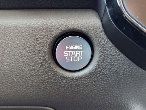 New 2026 Kia Carnival EX image 17