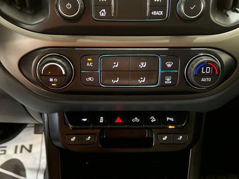 Used 2021 Chevrolet Colorado Z71 AWD/4WD image 28
