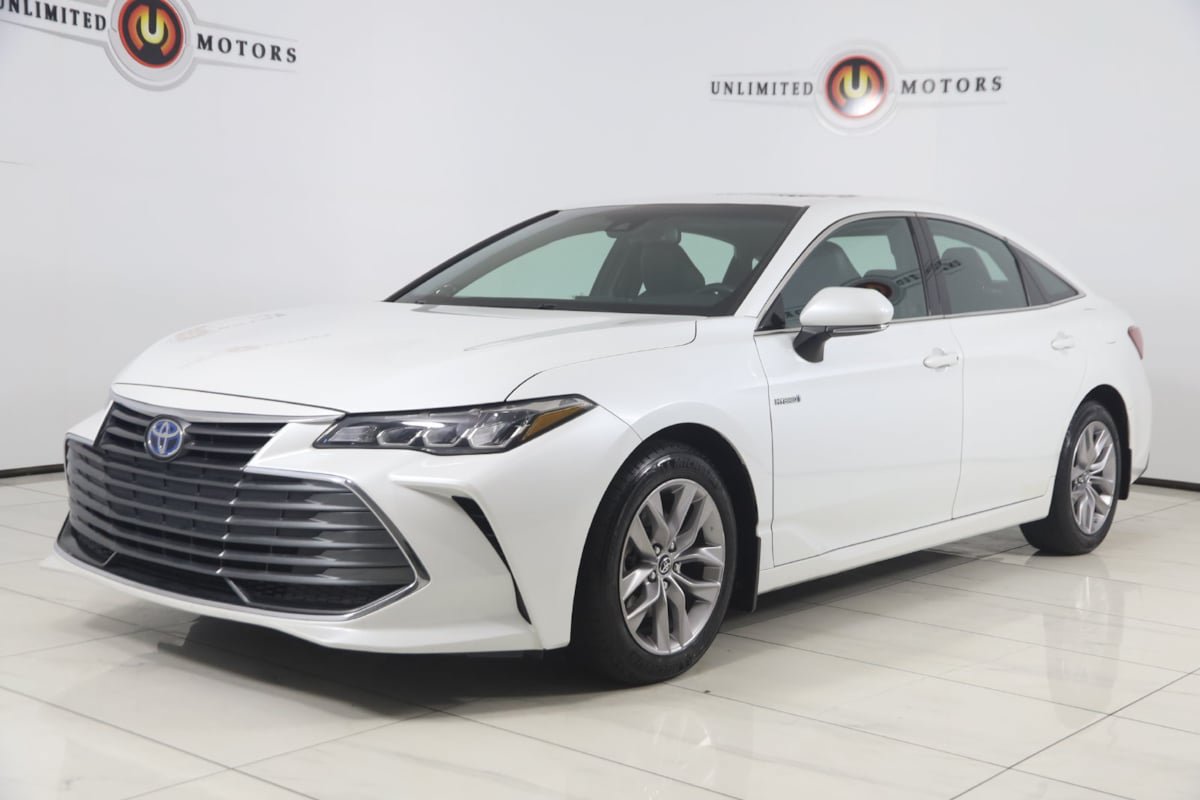 Used 2019 Toyota Avalon XLE w/ Moonroof Package FWD image 5