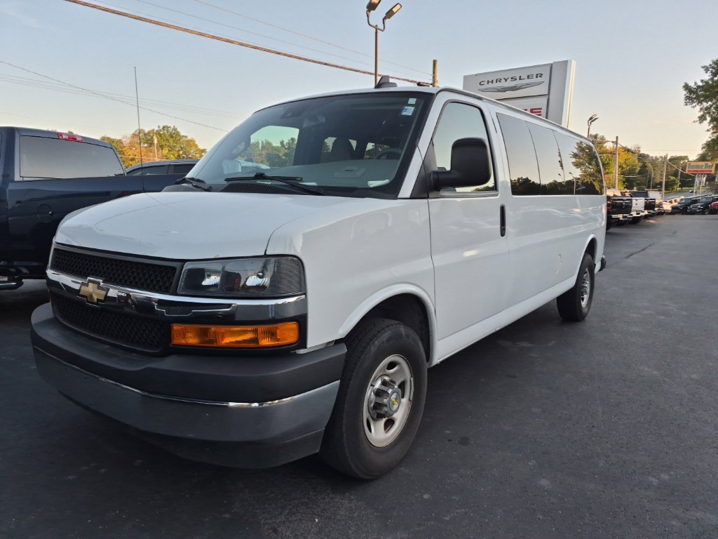 Used 2024 Chevrolet Express 3500 LT w/ LT Preferred Equipment Group RWD image 2